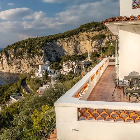 Vila Dafne Gulf Views Pool And Guest Services