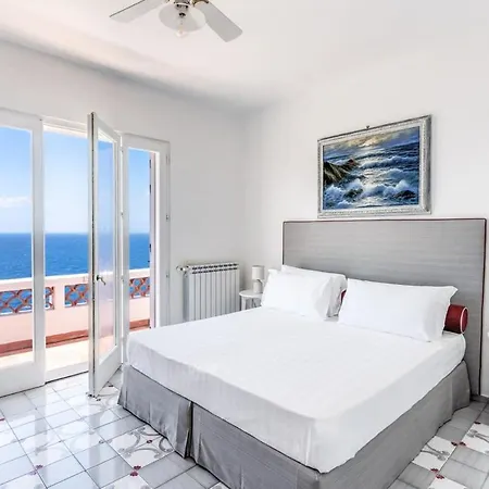 Villa Dafne Gulf Views Pool And Guest Services *