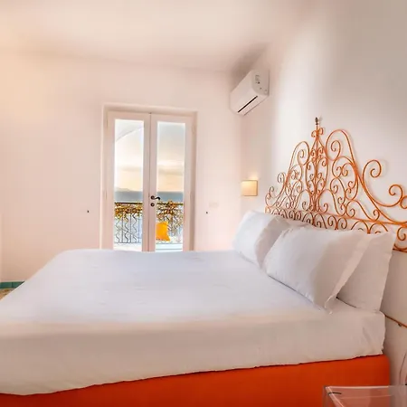 Villa Dafne Heated Pool Villa With Sea Views & Services Feeling Italy