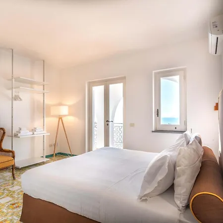 Villa Dafne Heated Pool Villa With Sea Views & Services Feeling Italy